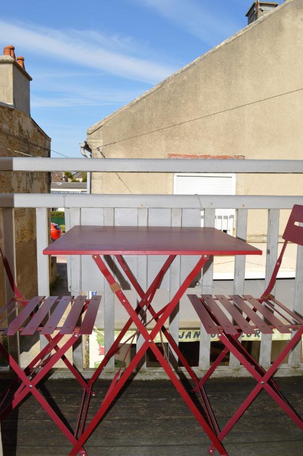 La Petite Baleine, Appt A 50M De La Plage Luc-sur-Mer Exterior photo